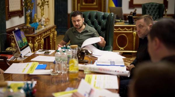 Scandal uriaș de corupție la Kiev. Banii s-au spălat în clădirea în care și Zelenski are apartament. Cine e „Che Guevara”