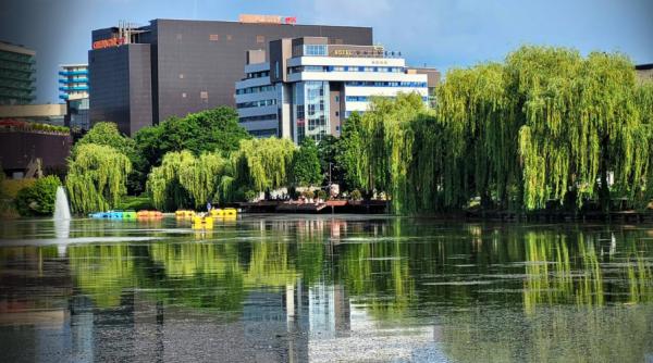 hotel univers cluj napoca eleganta ospitalitate si traditie contemporana pe malul lacului gheorgheni