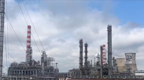 motorina la 9 lei litru si mii de oameni dati afara romania se pregateste de scenariul negru daca guvernul nu preia rafinaria lukoil