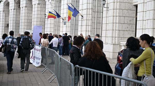 Șapte din zece angajați la stat ar dori un salariu mai mare, arată un studiu