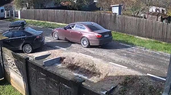 un politist din ialomita este acuzat ca a ucis un caine doar pentru ca nu ii plac animalele neaga fapta desi a fost filmat