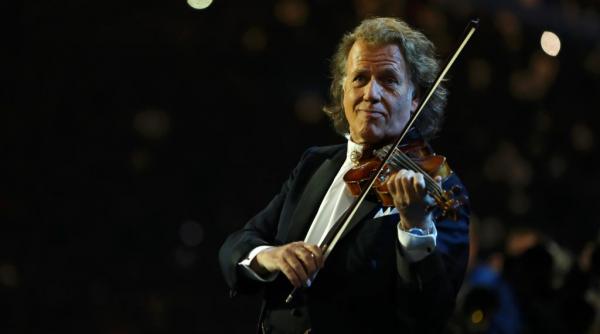 Andre Rieu a "ridicat spectatorii în picioare", la Cluj. Oamenii au venit din toată ţara
