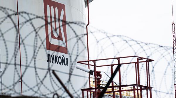 Bulgaria a obținut amânarea sancțiunilor britanice față de Lukoil, după ce riscul unei crize energetice a declanșat noi lupte politice