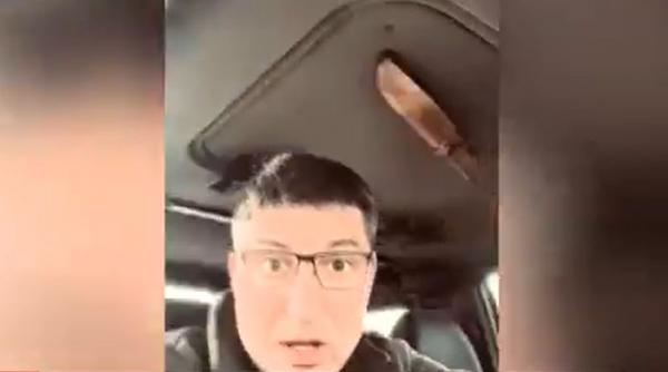 Polițistul acuzat că a ucis un câine este cercetat și pentru că s-a filmat cu arme pe TikTok. Ce pedeapsă riscă