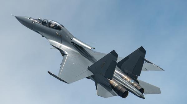 Un avion de vânătoare Su-30 s-a prăbușit în nordul Rusiei. Cei doi piloţi au murit