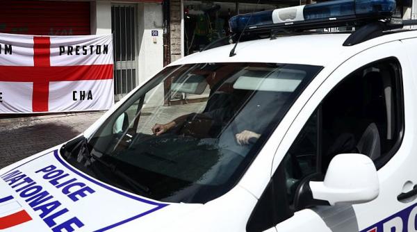 un barbat a scos cutitul intr o gara din paris politia a deschis focul