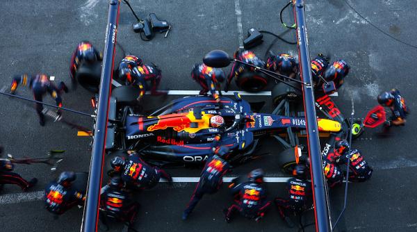 Formula 1: Regulamentul s-ar putea schimba din 2026. Una dintre propuneri: două opriri obligatorii la boxe