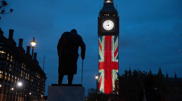 Londra ia măsuri „istorice” împotriva imigrației: Ședere redusă și fără ajutoare sociale pentru solicitanții de azil