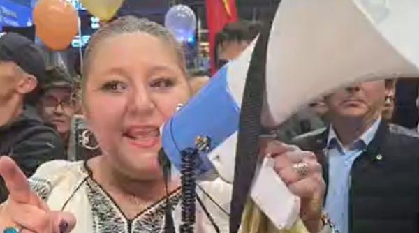 diana sosoaca a tras cu artificii de ziua ei langa ambasada ucrainei jandarmii i au spart petrecerea
