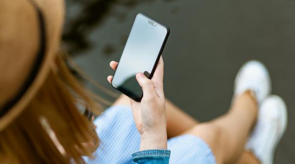 Serviciu mobil digital cu eSIM și 5G: flexibilitate totală pentru utilizatorii mereu în mișcare