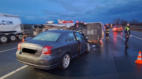 un microbuz si un autoturism s au ciocnit in vestem judetul sibiu 12 persoane sunt implicate planul rosu de interventie activat