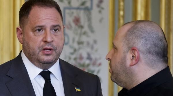 zelenski e presat sa l demita pe andrii iermak seful sau de cabinet acuzat de implicare in scandalul de coruptie de la kiev