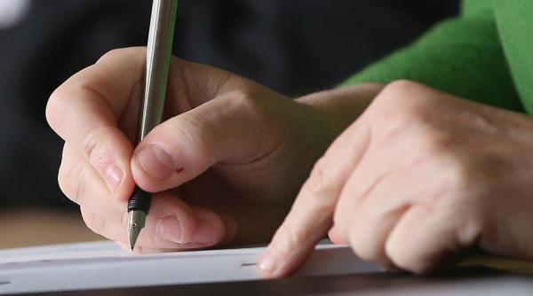 Schimbare importantă la documente: Copiile de acte vor putea fi declarate conforme cu originalul direct în format electronic