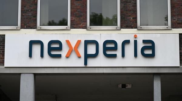 Ţările de Jos renunţă la controlul asupra producătorului de cipuri Nexperia. Ce înseamnă asta pentru industria auto din Europa