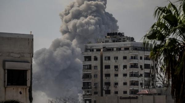 Armata israeliană a bombardat Gaza: 27 de persoane au murit. Israel și Hamas se acuză reciproc de încălcarea armistițiului