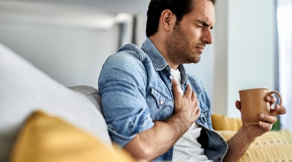 Atenție la durerea din piept: Când este un simplu spasm muscular și când anunță o urgență cardiacă 