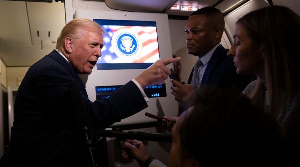 Casa Albă, explicație bizară pentru derapajul lui Trump: Faptul că a numit o jurnalistă „purcică” arată onestitatea lui faţă de presă