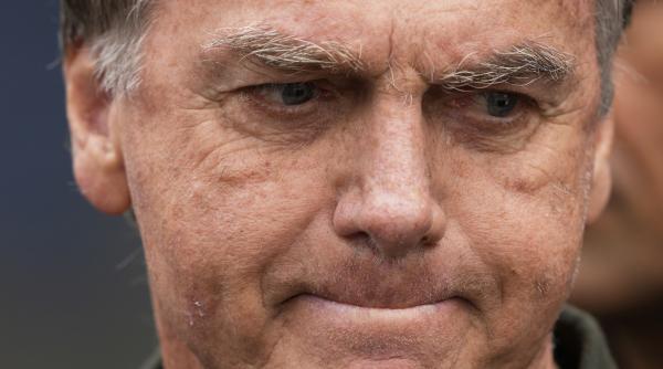 Bolsonaro spune că avea „halucinații” și „paranoia” de la medicamente când a încercat să-și distrugă brățara electronică