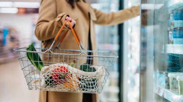 Comercianții care nu înlocuiesc produsele deteriorate vor fi amendați. Nicușor Dan a promulgat legea