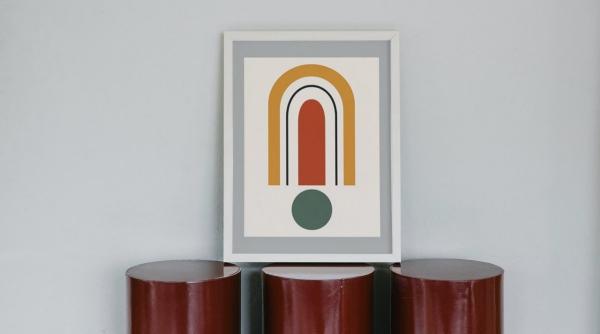 Cum folosești decorul ca să aduci culoare într-un design cu nuanțe reci
