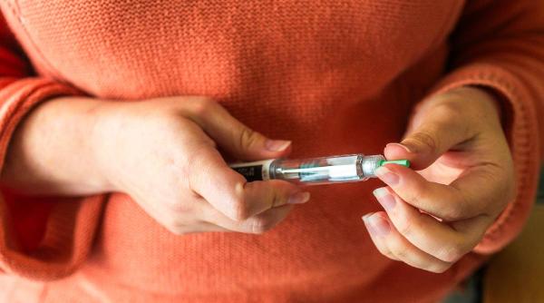 „O provocare majoră”. Studiul care arată de ce se îngrașă din nou oamenii după ce renunță la injecțiile de slăbit 