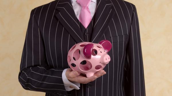Statul a îndatorat fiecare român cu 56.000 de lei. Ce înseamnă pentru pensii și salarii dacă datoria guvernamentală sare de 60% din PIB