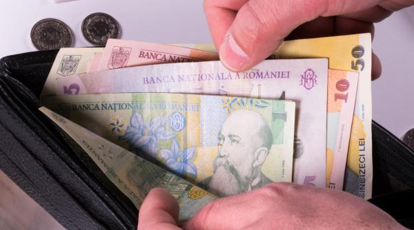 Facturile la utilităţi şi preţurile carburanților pun presiune pe bugetul românilor. Cât ajunge întreținerea la bloc, în lunile geroase