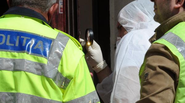 Moarte suspectă în Sectorul 6 din București: Un bărbat a fost găsit decedat, cu cuțitul în piept, în propria casă