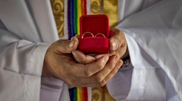 Toate țările din Uniunea Europeană sunt obligate să recunoască o căsătorie gay încheiată în alt stat membru UE, a stabilit CJUE