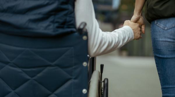 Un nou proces câștigat de FACIAS: Înalta Curte obligă Guvernul să actualizeze legislația privind protecția persoanelor cu dizabilități