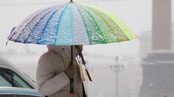 Vreme rea în toată țara: Se anunță ploi torențiale, ninsori și vijelii. Temperaturile scad brusc