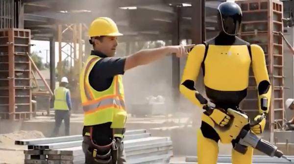 Elon Musk a arătat viitorul cu Optimus: Videoclipul cu robotul umanoid ca paramedic, polițist sau muncitor pe șantier a ajuns viral