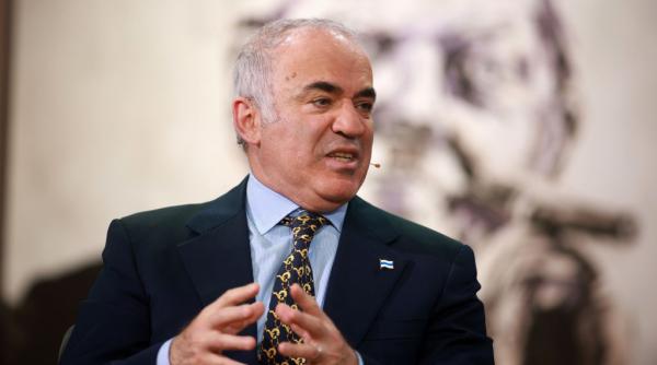 Garry Kasparov, ieșire nervoasă la adresa planului lui Trump pentru Ucraina: „NATO e un fake. E N, A, T, O - patru litere” 
