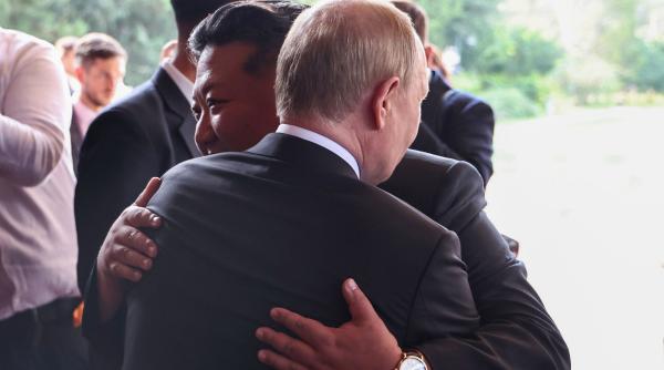 Limba rusă a devenit obligatorie în școlile din Coreea de Nord. De la ce vârstă vor începe elevii să o învețe