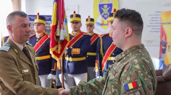Fiul unui erou căzut în Afganistan a îmbrăcat haina militară, înainte de Ziua Naţională. Povestea emoţionantă a lui Ionuţ