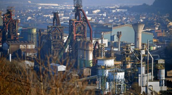 Parlamentul francez vrea să naționalizeze ArcelorMittal: E „singura soluție” pentru a salva industrația și 15.000 de locuri de muncă