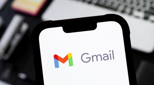 Google vă analizează e-mailurile pentru a-și antrena modelele AI. Cum poate fi dezactivată funcția