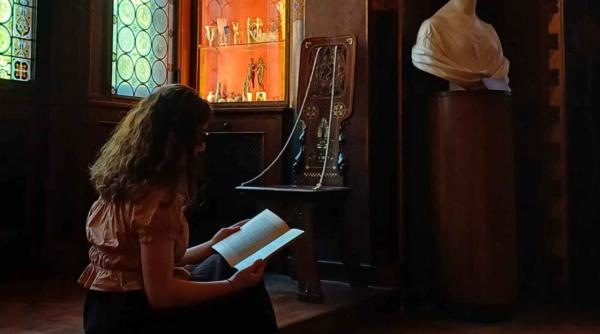 La Milano, tinerii au lansat o nouă modă. Ce înseamnă Silent Book Party și cât plătesc pentru asta