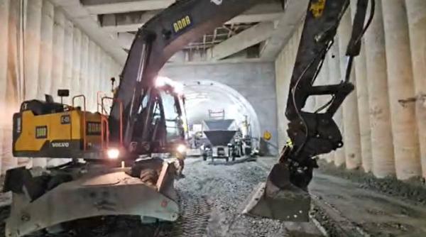 Lucrările pe secțiunea 4 a Autostrăzii Sibiu–Pitești au ajuns la 82%: primul tunel rutier săpat cu metoda austriacă, aproape finalizat