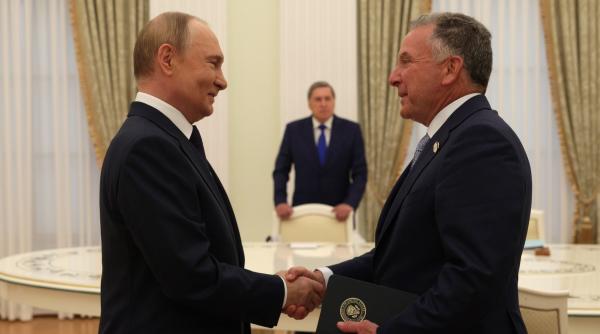 Negocieri secrete între oligarhii lui Putin și SUA. Rușii le oferă americanilor zăcăminte de gaze și nichel din Marea Ohotsk și Siberia