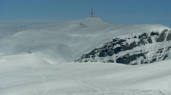Risc „însemnat” de avalanșe în munţii Bucegi, Făgăraş şi Parâng - Şureanu. Avertismentul meterologilor
