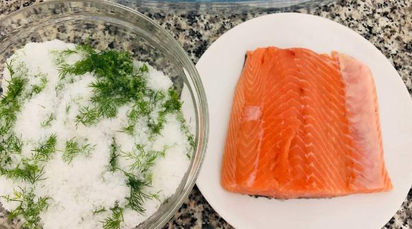 Un lot de „File somon marinat 100 g” a fost retras de la vânzare după depistarea bacteriei Listeria