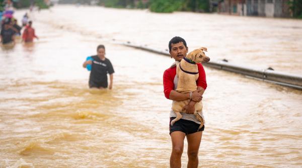 Bilanțul morților depășește 1.000 în urma inundațiilor devastatoare din Indonezia, Sri Lanka, Malaezia și Thailanda
