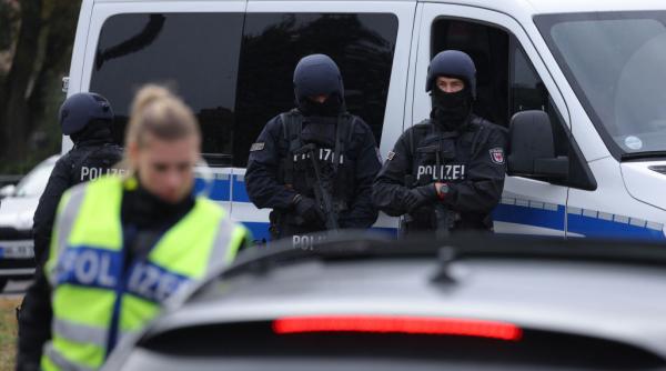 Un șofer român de TIR a provocat panică pe o autostradă din Germania, după ce s-a urcat beat la volan. Martorii au alertat poliţiştii