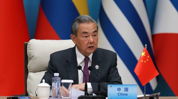 Vizită cu miză geopolitică: ministrul chinez de externe se întâlnește cu oficialii ruși