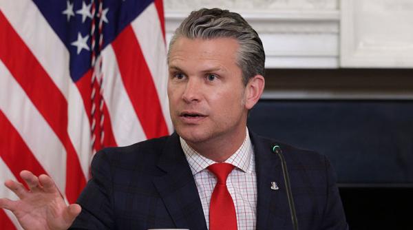 Hegseth spune că nu a văzut supravieţuitorii din barca lovită de americani: Am vazut doar prima lovitură, la a doua am plecat