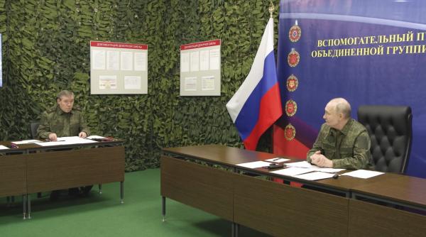 „Raportez căderea Pokrovskului”. Gherasimov se laudă la Putin înainte de vizita lui Witkoff, dar nici propagandiștii ruși nu-l mai cred