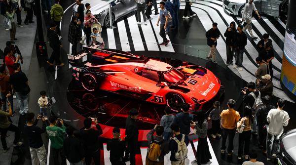 cu ce masini se lauda chinezii la guangzhou auto show 2025 au fost expuse peste o mie de vehicule si 93 de premiere mondiale