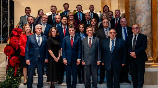 Nicușor Dan s-a întâlnit cu ambasadorii statelor UE la București: „Am subliniat importanța întăririi apărării europene”