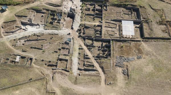 o comoara antica a fost descoperita in apropiere de roma prin scanare termica inscriptiile de pe obiecte i au uimit pe arheologi